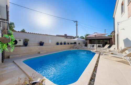 Vrznaveri Villa | Villa Artist