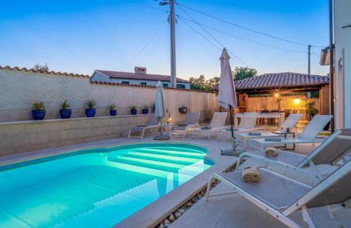Vrznaveri Villa | Villa Artist