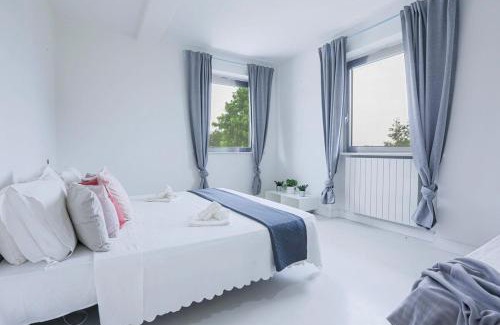 Capanne-Prato-Cinquale Apartamento | Villa Artistica con Piscina e Giardino