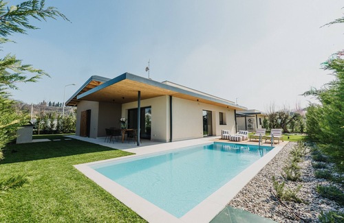 Montioni Villa | Villa 'Artylino' con piscina privada, Wi-Fi y aire acondicionado