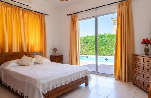 Peyia Town Villa | Villa Aspasia in Peyia, Private Pool & 3 Ensuite Bedrooms