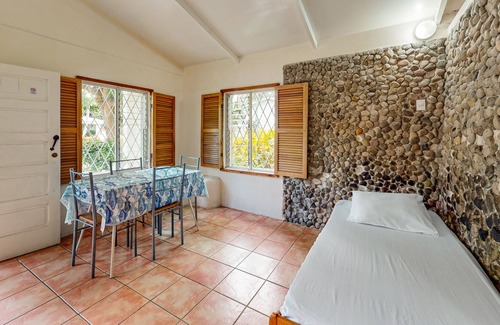 Puntarenas Cabaña | Villa en propiedad frente al mar con terraza y piscina compartida - ¡pasos a la arena!