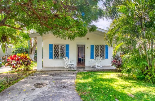 Puntarenas Cabaña | Villa en propiedad frente al mar con terraza y piscina compartida - ¡pasos a la arena!