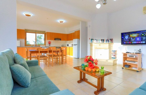 Latchi Villa | Villa Athina Finiki in Latchi