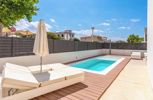Son Serra de Marina Villa | Villa "Atzur" con vistas al mar, jardín privado, piscina, Wi-Fi y aire acondicionado