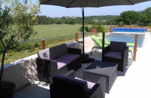 Labastide-Marnhac Casa | Villa au calme avec piscine chauffée privée
