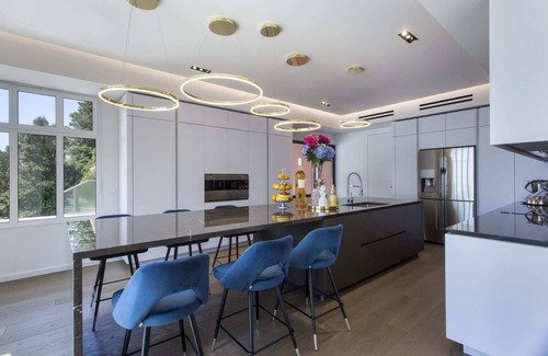 La Turbie Apartamento | Villa Augusta - Four Bedroom Apartment, Sleeps 8
