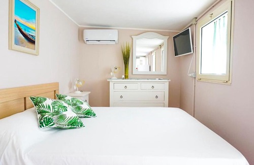 Quartu Sant'Elena Apartamento | Villa Aurelia - Modern Seafront Studio Apartment