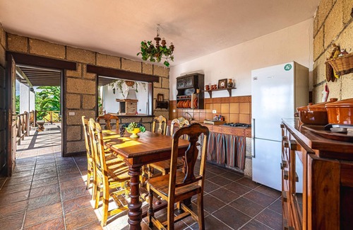Villa de Arico Villa | Villa "Aurora" con piscina climatizada, vistas al mar, piscina privada y Wi-Fi
