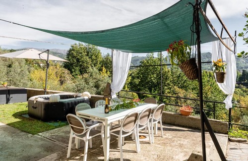 Mologno Villa | Villa Australis