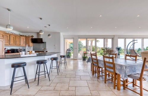 Bellegarde Casa | Villa 'Aux Portes De La Camargue' con piscina privada, jardín privado y Wi-Fi