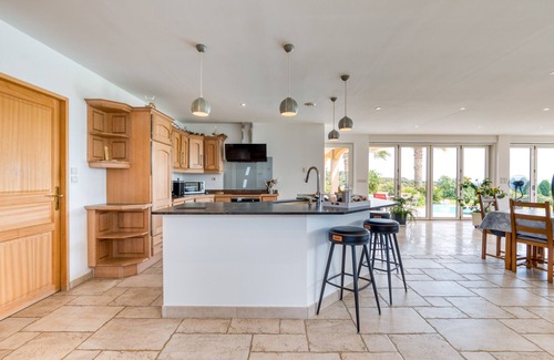 Bellegarde Casa | Villa 'Aux Portes De La Camargue' con piscina privada, jardín privado y Wi-Fi