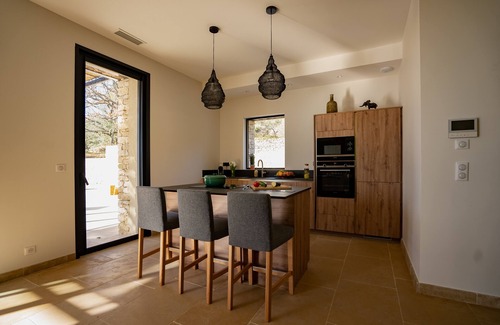 Gordes Villa | Villa AVA, heated pool & exceptional view, 5 min walk from Gordes