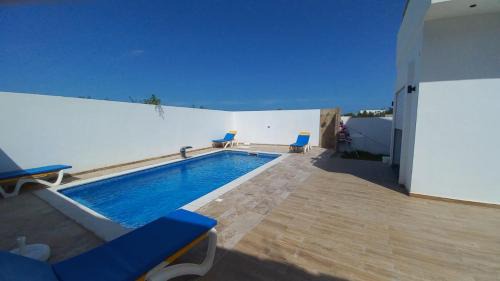 Midoun Villa | Villa avec piscine, 3 suites, 6lits, à 3min de la plage