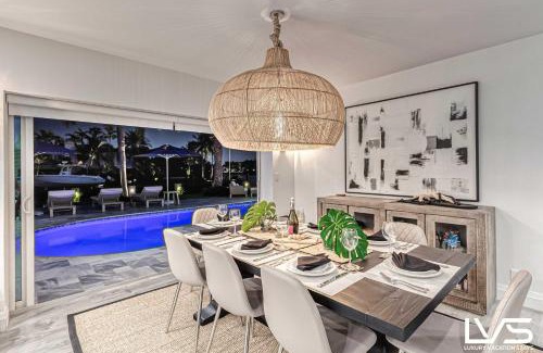 Bermuda Riviera Casa | Villa Azul Coastal Oasis 5 Min Walk to Beach and Waterfront