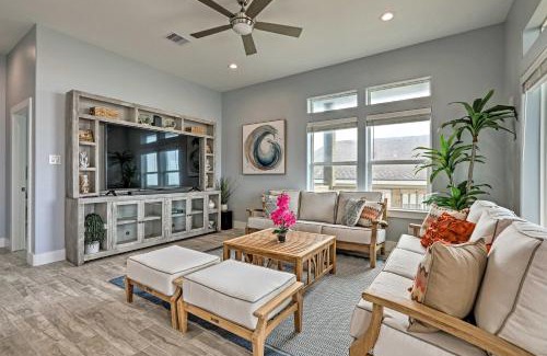Galveston Casa | Villa Azul Galveston Home Modern and Beachfront!