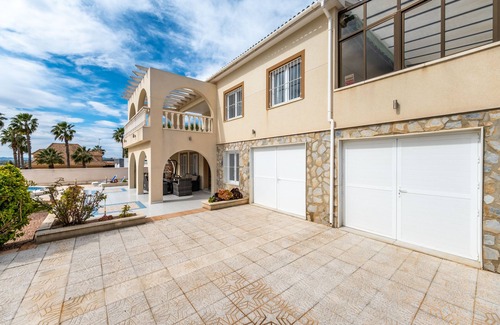 Quesada Villa | 'Villa Azul' con piscina privada, Wi-Fi y aire acondicionado