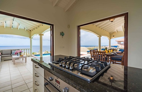St. Marie Casa | Villa Azure Rose - Coral Estate