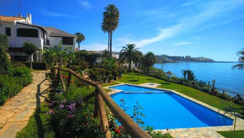 Estepona Casa | VILLA BAHIA AZUL