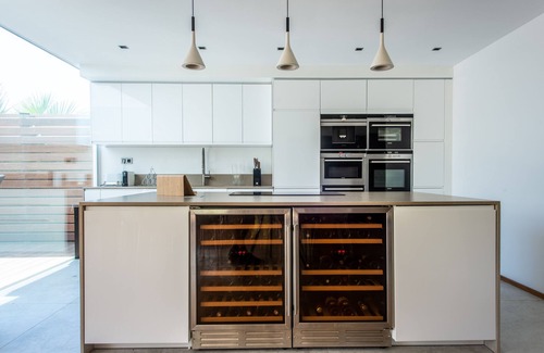 Sete Villa | Villa BAHIA Lujo, piscina climatizada, sauna, cine, en 1ª línea de mar en Sète