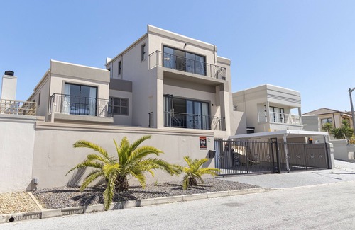 West Beach Casa | Villa Balmoral 14 - Seis Habitaciones Casa, Capacidad 12