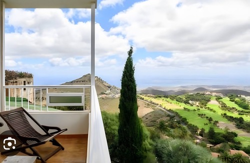 Santa Brígida Apartamento | 'Villa bandama golf Galdar-06' with sea views, Wi-Fi and air conditioning