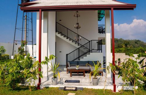 Hettimulla Cabina | Villa Barbara - Private Pool Villa in Ahungalla
