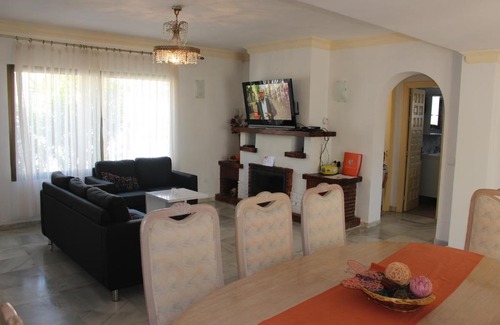 Nueva Milla de Oro Villa | Villa Bart