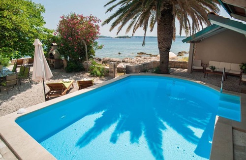 Orebic Villa | Villa Mare frente a la playa con piscina privada con agua salada, de lado a la playa en Orebic - Peljesac