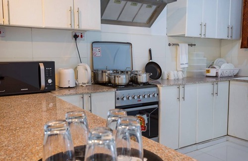 Ukunda Apartamento | Villa Becky -Luxury 3 Bedroom with AC Penthouse in Diani Beach