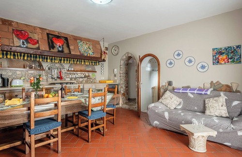 Monsummano Terme Villa | Villa 'Bella Toscana Relax' con Vista a la Montaña, Wi-Fi y Aire Acondicionado