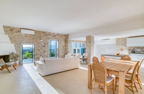 Paros Villa | Villa Bella with 4 br and private pool close to Aliki village and to the beach