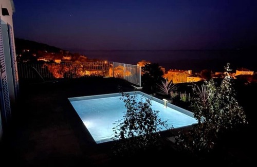Erbalunga Villa | Villa bellevue, new, 6 pax, pisc. Private heated pool, 180° sea view