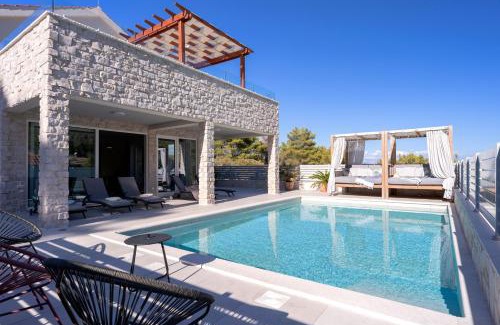 Pitve Villa | Villa Belpur