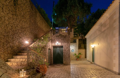 Agios Ioannis Peristeron Villa | Villa Benele