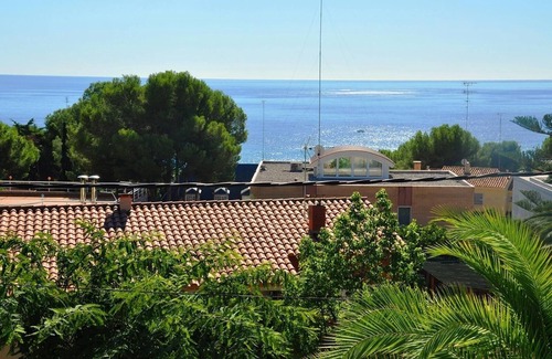 Tarragona Villa | 'Villa junto al mar - 3 dormitorios' con piscina compartida y Wi-Fi