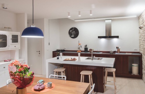 Valdebek Villa | Nueva construcción moderna y elegante villa Beti con piscina