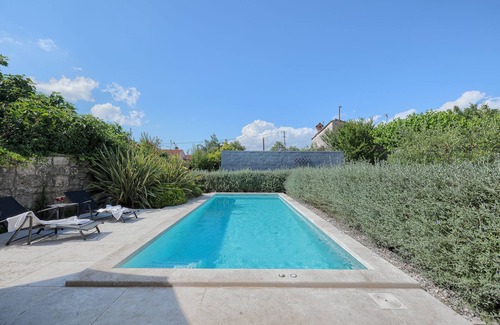 Valdebek Villa | Nueva construcción moderna y elegante villa Beti con piscina