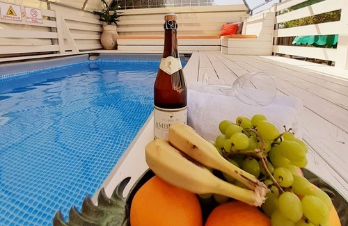 Shomera Villa | Villa Birkata- Beutiful 5 BD Casa de campo, ideal para familias, piscina privada.