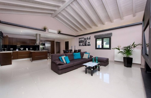 Dassia Villa | Villa Black White Dassia
