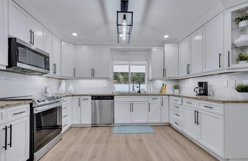 Ojus Casa | Villa Blanca 5 bedroom 3 Bath with Heated Pool & BBQ