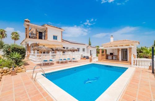 Alhaurín de la Torre Villa | Villa Blanca Málaga - Private Villa - Heated Pool