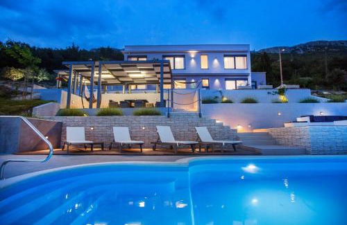 Kastel Stari Villa | Villa Blue Hill