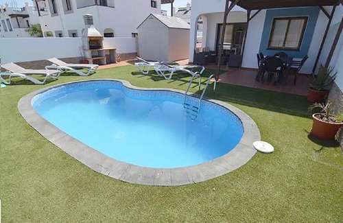 Geafond Villa | Villa Blue with Private Pool, BBQ, Wifi - suitable for Families by Holidays Home