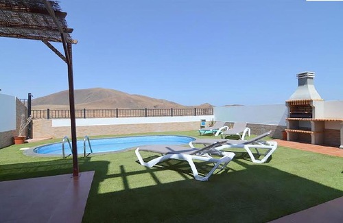 Geafond Villa | Villa Blue with Private Pool, BBQ, Wifi - suitable for Families by Holidays Home