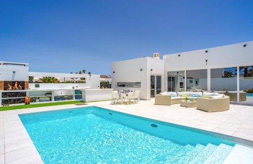 Costa Teguise Villa | Villa Bolboreta by Villa Plus