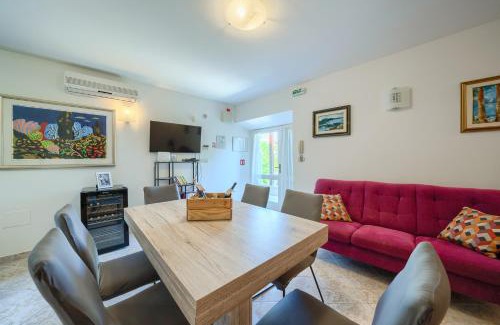Sumartin Villa | Villa Bonaca Cozy Family & Friends Retreat with Heated Pool