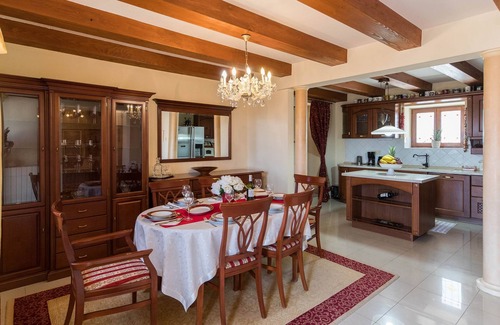 Bribir Casa | Villa "Bribir", hermosa villa con piscina, jardín, barbacoa y conexión Wi-Fi gratuita