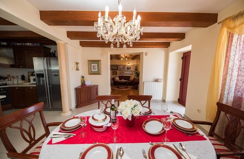 Bribir Casa | Villa "Bribir", hermosa villa con piscina, jardín, barbacoa y conexión Wi-Fi gratuita