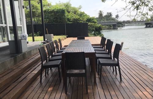 Wattala Casa | Villa by the Edge (Villa frente al agua)